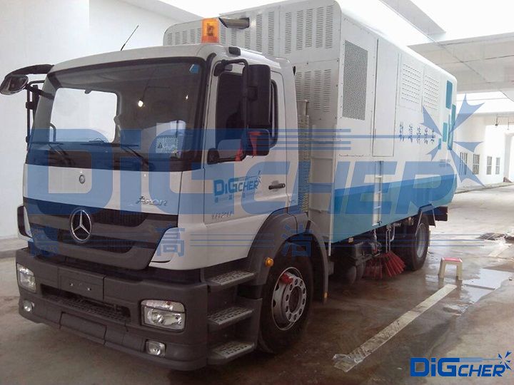 轨道清扫车